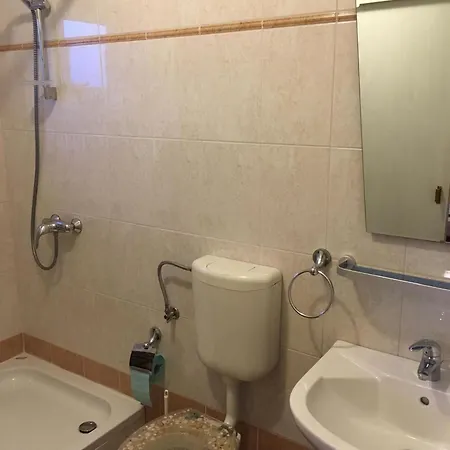 Pranic Apartman Vir